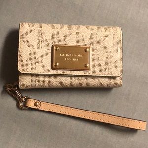 Micheal Kors Phone Wallet (iPhone 5C)
